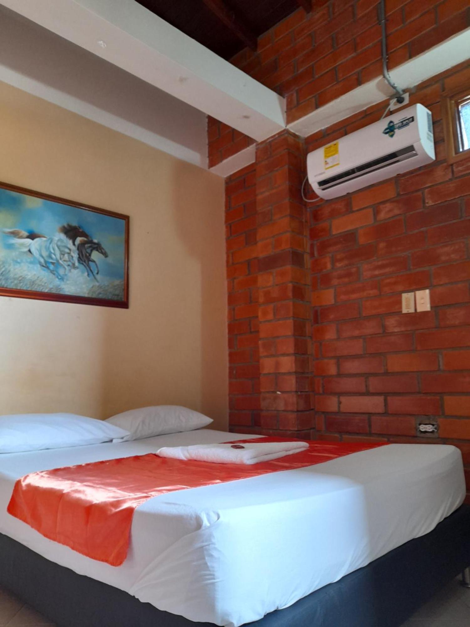 Hotel Boutique Los Gentiles Santa Fe de Antioquia Room photo